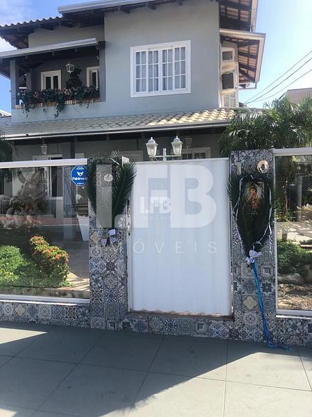Casa na Praia dos Amores em Balneário Camboriú com 5 dormitórios, piscina e quiosque — foto 15