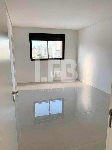 Cobertura triplex mobiliada com 4 suítes, vista mar na Praia Brava. — foto 16