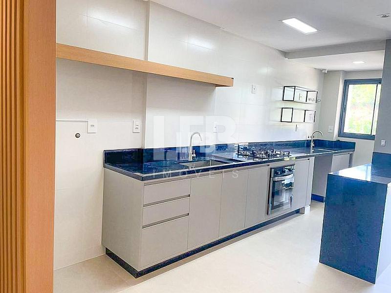 Apartamento na Praia Brava semi mobiliado com 2 dormitórios e 1 vaga de garagem — foto 3