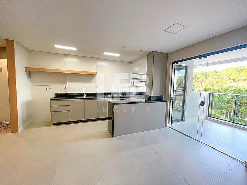 Apartamento na Praia Brava semi mobiliado com 2 dormitórios e 1 vaga de garagem — foto 7