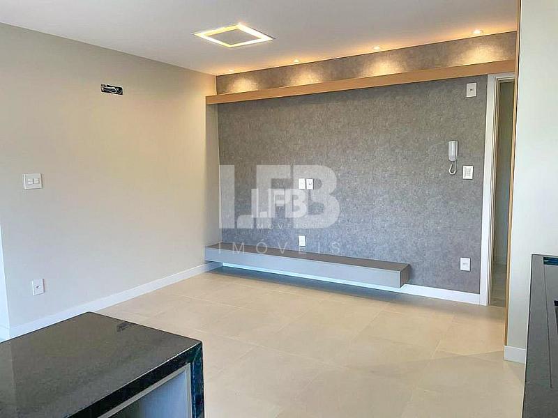 Apartamento na Praia Brava semi mobiliado com 2 dormitórios e 1 vaga de garagem — foto 8