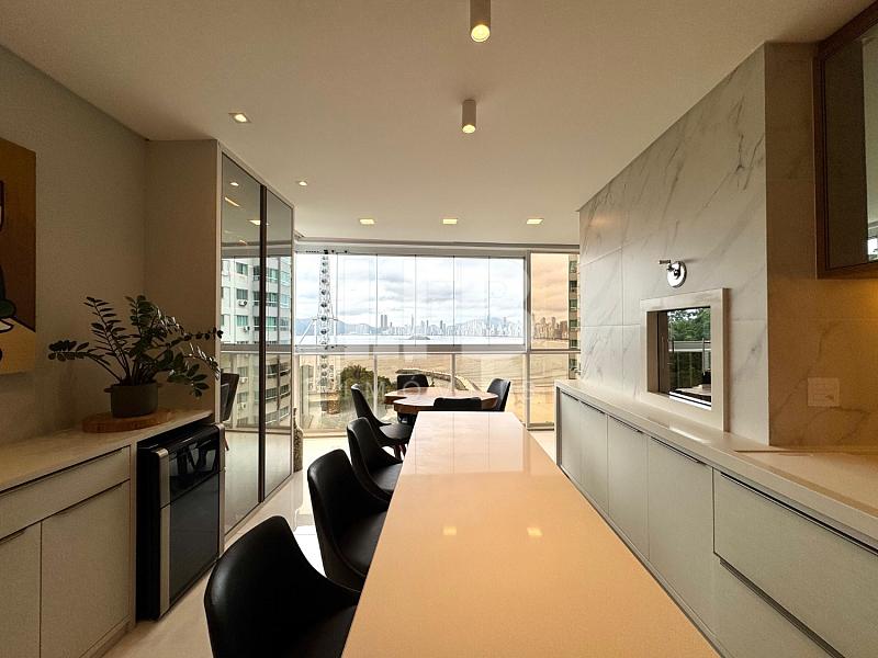 Italian Residence Balne�rio Cambori�: Apartamento � Venda com 4 Su�tes e Vista Mar 1