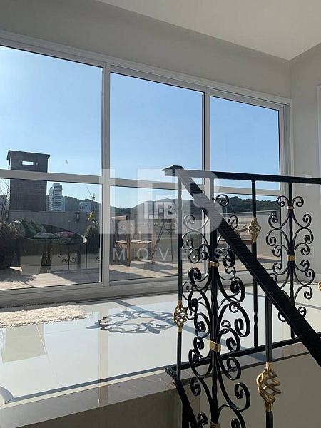 Cobertura Duplex no Costão da Brava na Praia Brava — foto 11