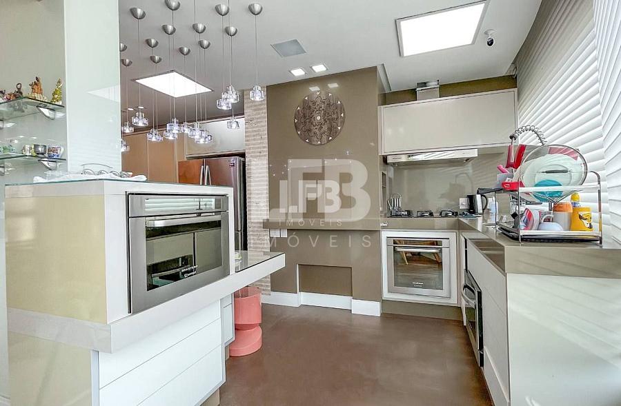 Apartamento no Porto Madeiro na Praia Brava — foto 2