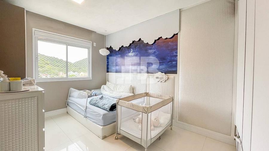 Apartamento no Porto Madeiro na Praia Brava — foto 19