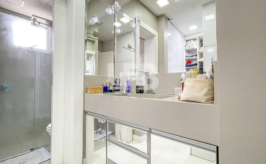 Apartamento no Porto Madeiro na Praia Brava — foto 23