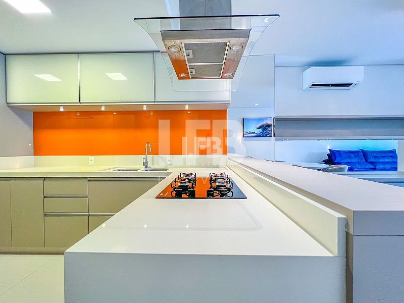 Apartamento Mobiliado com 3 Dorm. (1 Suíte) no Amores da Brava a 160m do Mar na — foto 3