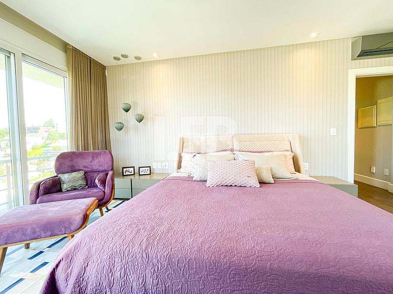 Casa de alto padrão com 4 suítes localizada no condomínio Horizontal Praia Brava — foto 32