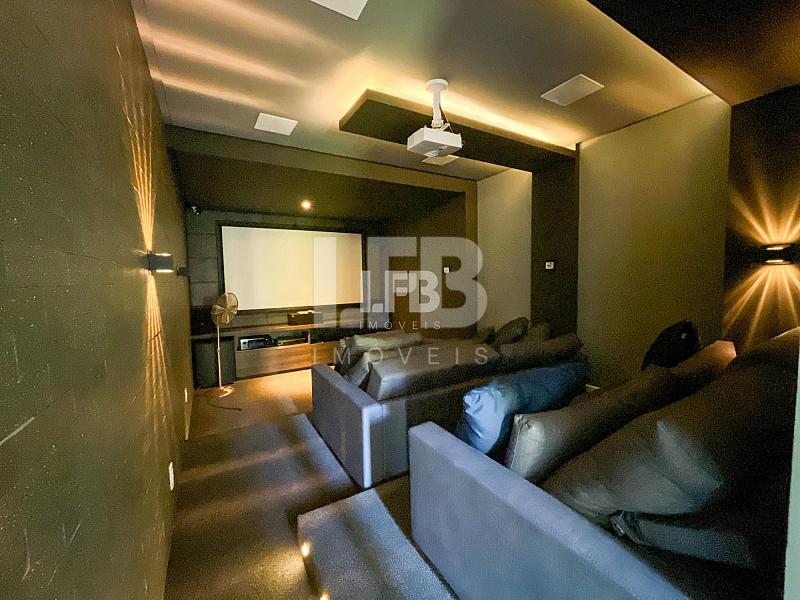 Casa de alto padrão com 4 suítes localizada no condomínio Horizontal Praia Brava — foto 41