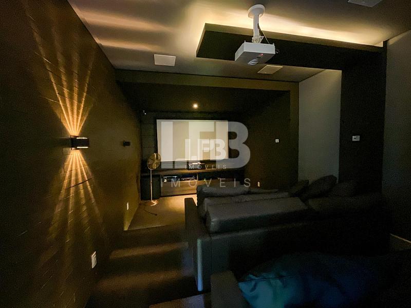 Casa de alto padrão com 4 suítes localizada no condomínio Horizontal Praia Brava — foto 40