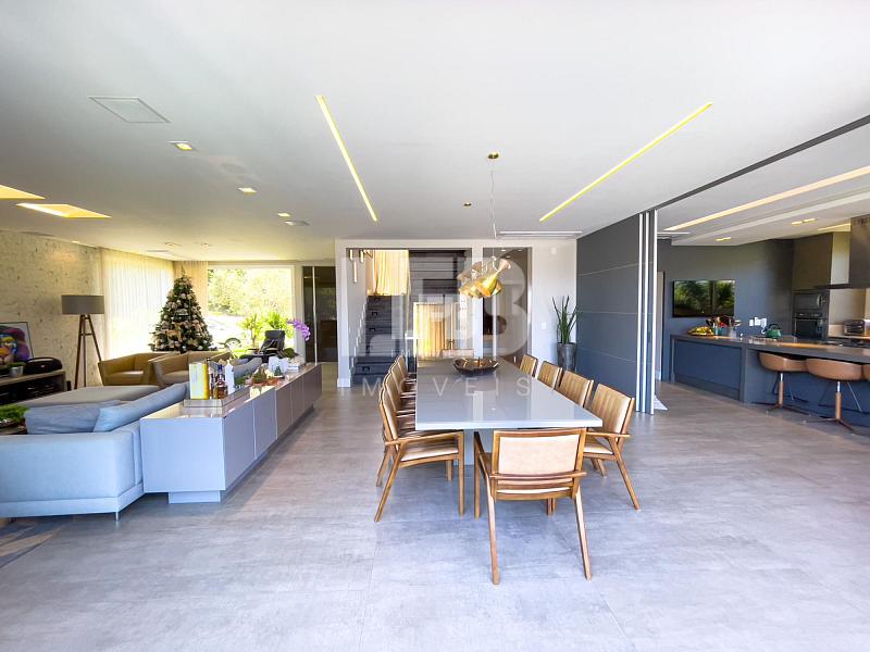 Casa de alto padrão com 4 suítes localizada no condomínio Horizontal Praia Brava — foto 24