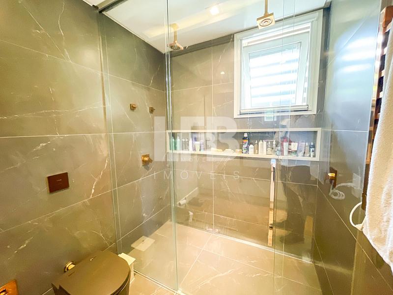 Casa de alto padrão com 4 suítes localizada no condomínio Horizontal Praia Brava — foto 44