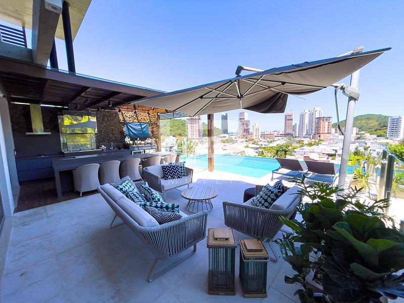 Casa de alto padrão com 4 suítes localizada no condomínio Horizontal Praia Brava — foto 26