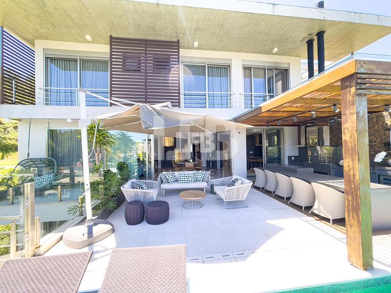 Casa de alto padrão com 4 suítes localizada no condomínio Horizontal Praia Brava — foto 13