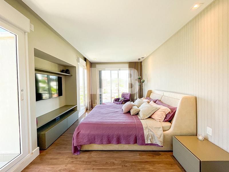 Casa de alto padrão com 4 suítes localizada no condomínio Horizontal Praia Brava — foto 31