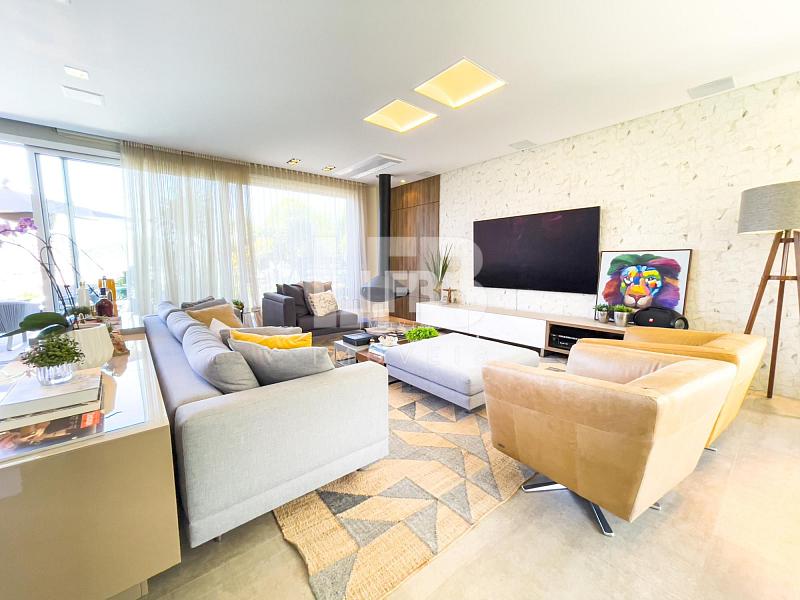 Casa de alto padrão com 4 suítes localizada no condomínio Horizontal Praia Brava — foto 8