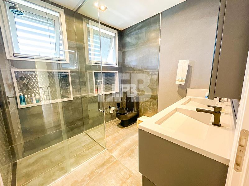 Casa de alto padrão com 4 suítes localizada no condomínio Horizontal Praia Brava — foto 46
