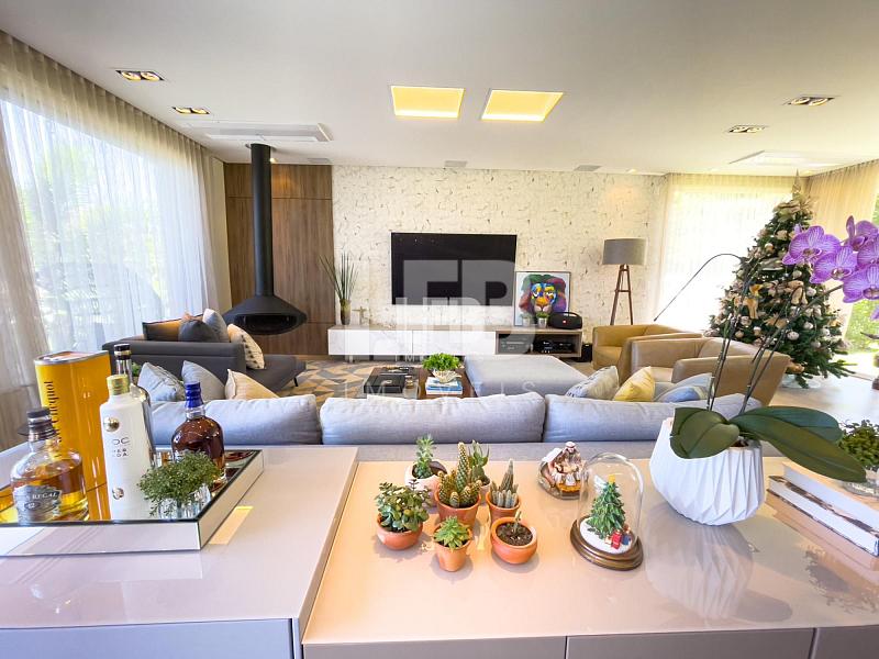 Casa de alto padrão com 4 suítes localizada no condomínio Horizontal Praia Brava — foto 5