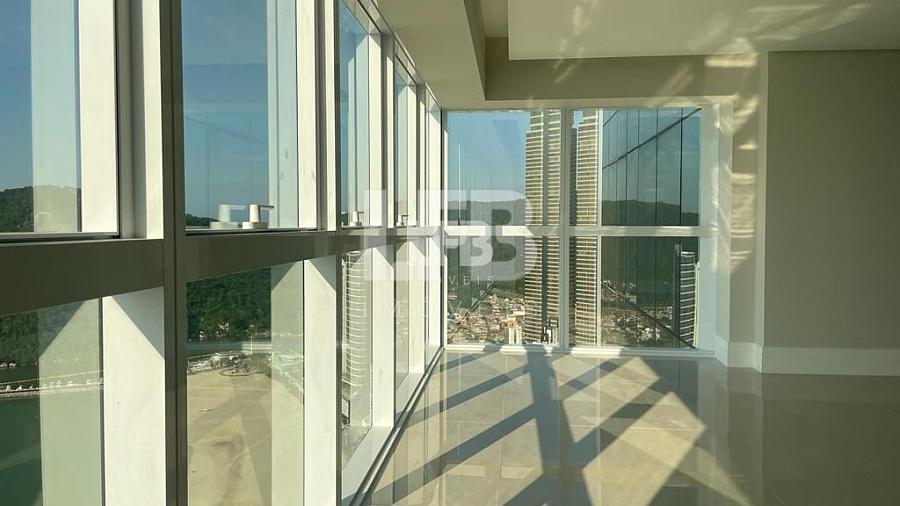Apartamento com 4 quartos à venda, 196m², 5 banheiros, 4 garagens - Barra Sul - Balneário Camboriú — foto 5
