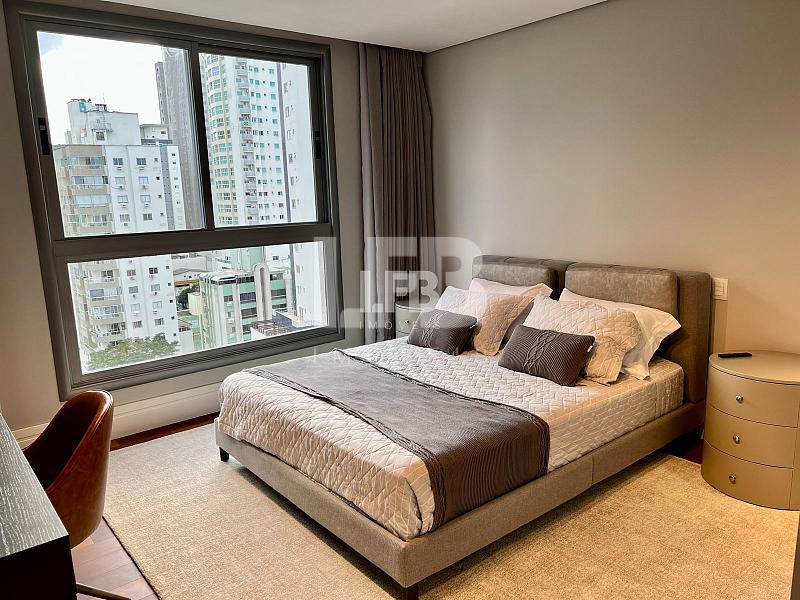 Apartamento mobilaido com 4 suítes - Frente mar no Edifício Splendido - Balneário Camboriú. — foto 6