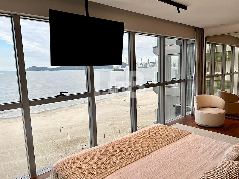 Apartamento mobilaido com 4 suítes - Frente mar no Edifício Splendido - Balneário Camboriú. — foto 2