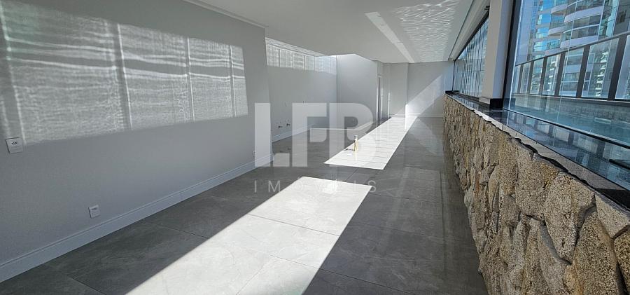 Cobertura Duplex Quadra Mar na Praia Brava com Piscina Privativa | 369m² | 4 Suítes | 5 Vagas — foto 11