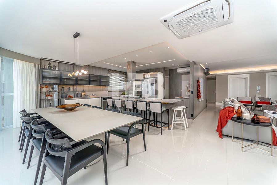 Apartamento com 4 quartos à venda, 238m², 5 banheiros, 4 garagens - Centro - Balneário Camboriú — foto 2