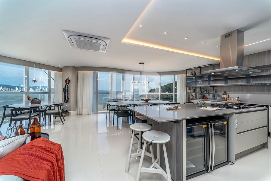 Apartamento com 4 quartos à venda, 238m², 5 banheiros, 4 garagens - Centro - Balneário Camboriú — foto 4