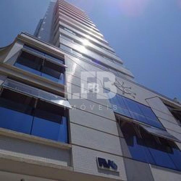 Apartamento com 3 quartos à venda, 132m², 1 banheiro, 2 garagens - Centro - Balneário Camboriú — foto 2