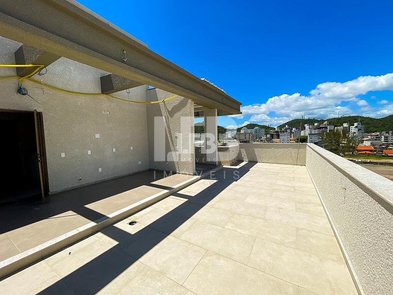 Cobertura Triplex com 4 suítes a poucos metro da Praia Brava. — foto 19