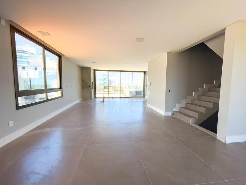 Cobertura Triplex com 4 suítes a poucos metro da Praia Brava. — foto 26