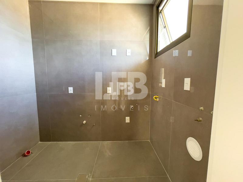 Cobertura Triplex com 4 suítes a poucos metro da Praia Brava. — foto 32