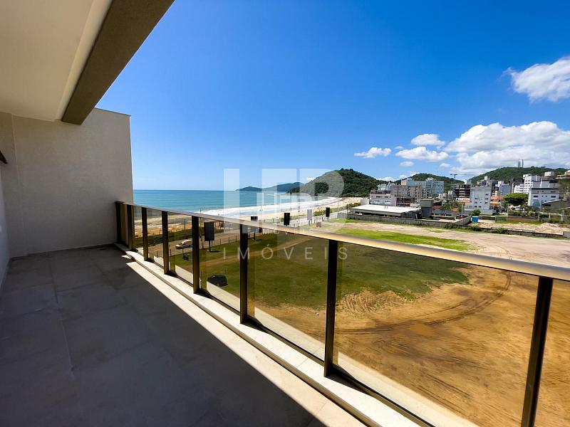 Cobertura Triplex com 4 suítes a poucos metro da Praia Brava. — foto 14