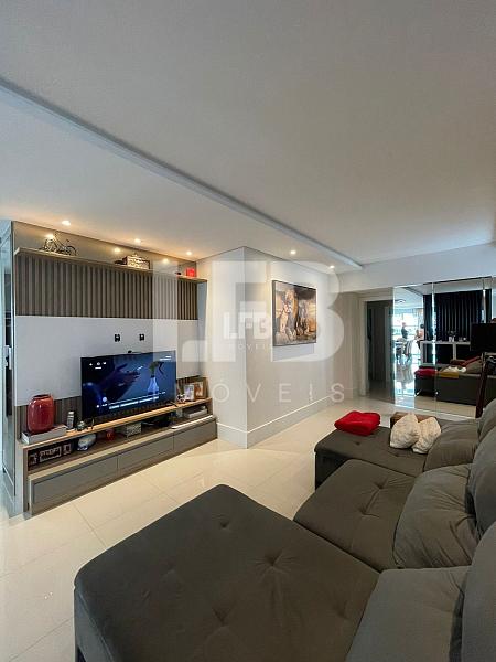 Apartamento com 3 suítes no Elegance Tower Residence em Balneário Camboriú — foto 2