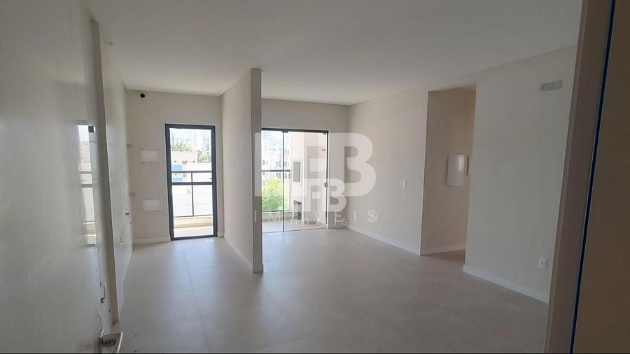Apartamento 2 quartos com suíte e sacada no Plaza Viena, no bairro Nações em Balneário Camboriú. — foto 2