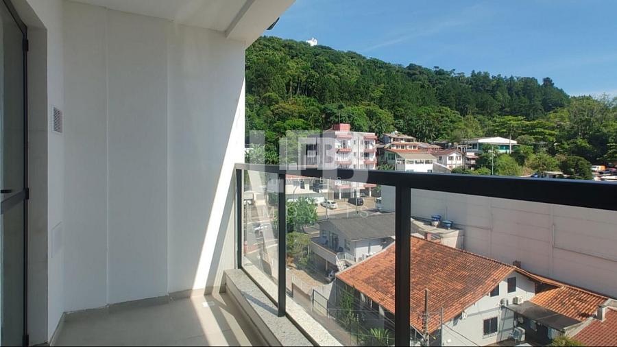 Apartamento 2 quartos com suíte e sacada no Plaza Viena, no bairro Nações em Balneário Camboriú. — foto 4