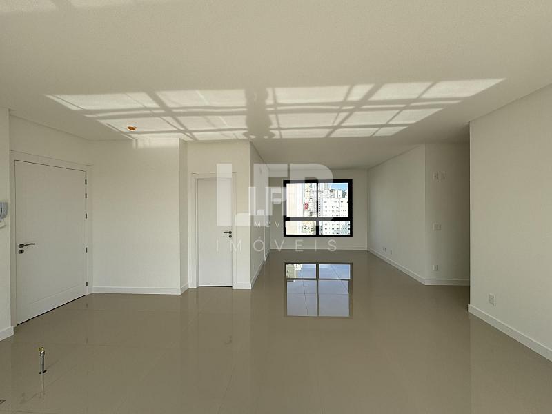 Apartamento Novo com 3 Suítes no Porto Rotterdam no Centro de Balneário Camboriú — foto 4