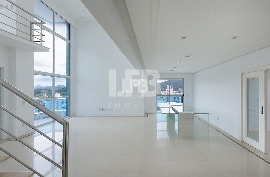 Apartamento com 3 quartos à venda, 252m², 3 banheiros, 2 garagens - Centro - Balneário Camboriú — foto 1