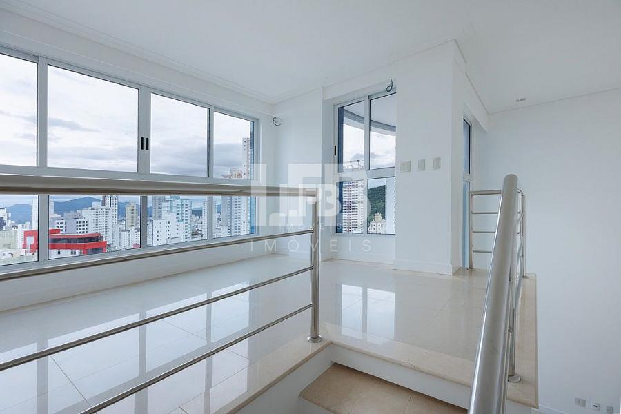 Apartamento com 3 quartos à venda, 252m², 3 banheiros, 2 garagens - Centro - Balneário Camboriú — foto 4