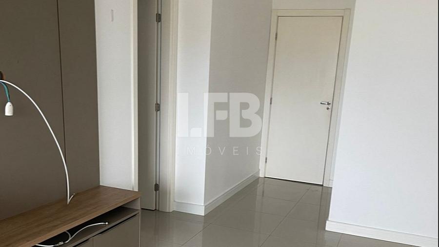 Apartamento no Centro de Itajaí com 3 dormitórios e 2 vagas de garagem — foto 3