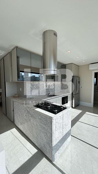 Apartamento com 4 quartos à venda, 166m², 5 banheiros, 3 garagens - Meia Praia - Itapema — foto 2