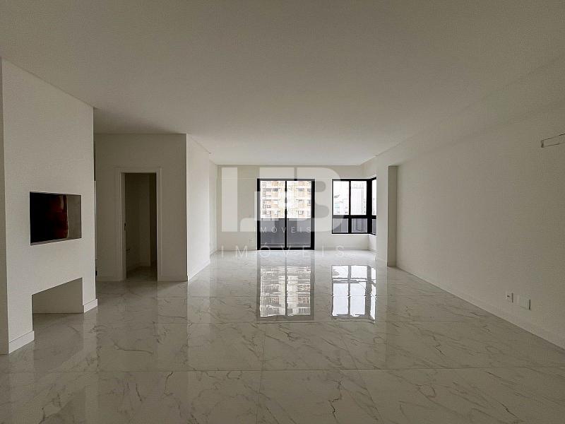 Apartamento com 3 quartos à venda, 260m², 4 banheiros, 4 garagens - Centro - Balneário Camboriú — foto 2