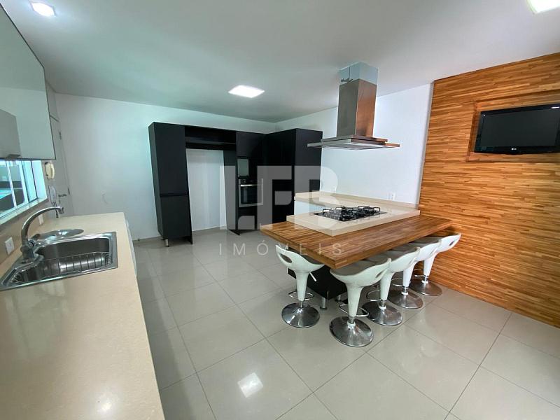 Casa com 6 dormitorios no no Condomínio Vila Rica - Balneário Camboriú — foto 3