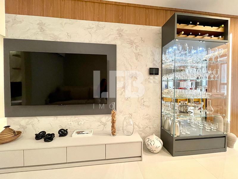 Apartamento na Praia Brava Mobiliado, equipado e decorado com 3 suítes a menos de 150m do mar! — foto 6