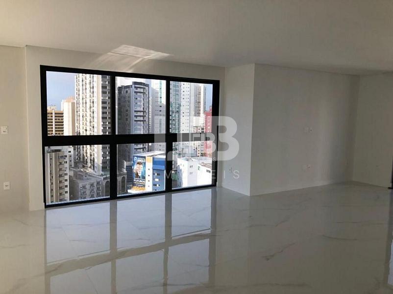 Cobertura com 4 suítes e piscina no centro de Balneário Camboriú — foto 3