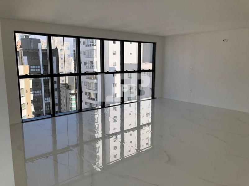 Cobertura com 4 suítes e piscina no centro de Balneário Camboriú — foto 5