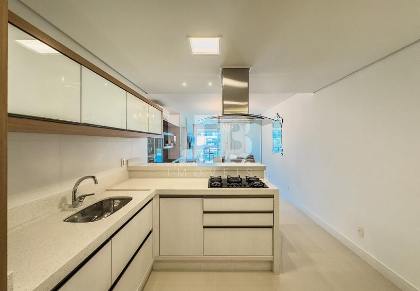 Apartamento Mobiliado com 3 Dorm. (1 Suíte) no Amores da Brava a 160m do Mar na — foto 7