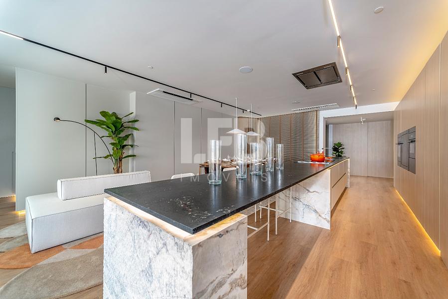 Apartamento com 4 quartos à venda, 261m², 5 banheiros, 4 garagens - Barra Sul - Balneário Camboriú — foto 8