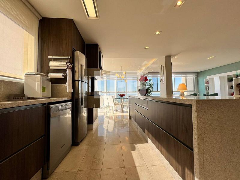 Apartamento com 4 quartos à venda, 203m², 5 banheiros, 3 garagens - Praia Brava - Itajaí — foto 4