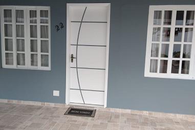 SOBRADO EM CONDOMÍNIO FECHADO